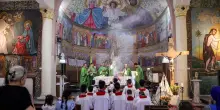 Pizzaballa conclude la visita a Gaza con una messa a chiesa colpita