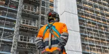 Nei cantieri arriva il badge digitale. Premi alle aziende virtuose e più ispettori