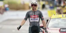 Tour: Groves vince per distacco la 20/a tappa, Pogacar arriva in giallo a Parigi