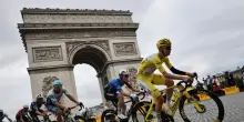 Pogacar vince il Tour de France, ultima tappa a Van Aert