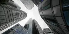 Borsa: l'Europa debole con i dazi, male Francoforte (-1%)