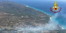 Incendio nel Nuorese, tre Canadair in volo a Orosei