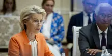 Von der Leyen, 'in corso una caccia alle streghe, non cederemo'