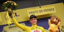 Tour spettacolo, Van der Poel sprint vincente su Pogacar