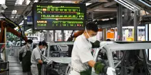 Cina, frenano a luglio produzione industriale e vendite