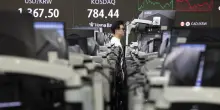 Borsa: l'Asia chiude contrastata tra dazi e banche centrali