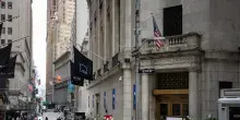 Wall Street chiude negativa, Dj -0,77%, Nasdaq -0,22%