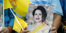 È morta a 93 anni la regina madre di Thailandia Sirikit