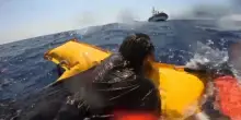 Naufragio a largo di Lampedusa: nessuna traccia dei dispersi, altri sbarchi