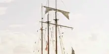 Una nave per la pace nel Mediterraneo
