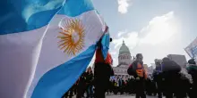 Argentina, confermato veto di Milei sull'aumento delle pensioni