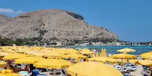 La guerra ai tornelli in Sicilia: 'Via dalle spiagge'
