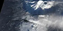 Vulcano russo in eruzione in Kamchatka dopo 450 anni