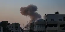 Wafa, spari Idf su tende degli sfollati a Gaza, morto un bimbo