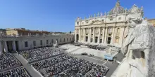 Il Papa riceverà un'associazione pro Lgbt e donne preti