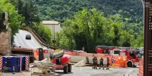 Forte vento, cadono lastre dal Ponte Belvedere dell'Aquila