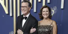 Stephen Colbert vince l'Emmy, prima della sospensione