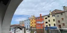 Turista accoltellata per strada a Chioggia, sospetti su 25enne
