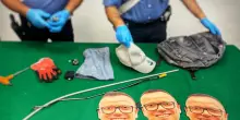 Ladro con la maschera di Gigi D'Alessio, la usava per ingannare le telecamere