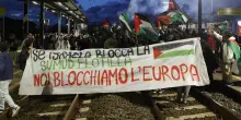 Corteo pro Pal blocca la ferrovia Pisa-Lucca