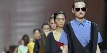 L'uniforme di Prada per sopravvivere al mondo