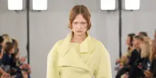 Sfila il minimalismo funzionale di Sportmax