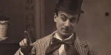 Scarpetta e la canzone napoletana, anche il suo canto in mostra
