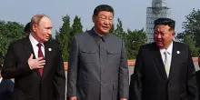 Xi alla parata vestito come Mao, 'la Cina è inarrestabile'