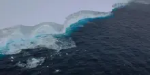 Il re degli iceberg ha perso la corona, si sta disintegrando