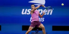 Tennis: nuovo look per Alcaraz, da rasato a biondo platino