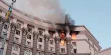 Maxi-attacco su Kiev. Trump pronto alle sanzioni a Mosca