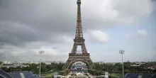 L’Europa nella morsa del caldo estremo: chiude la Tour Eiffel, in Italia stop al lavoro all’aperto
