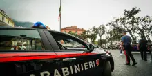 Studente preso a martellate davanti alla scuola, 17enne arrestato con l’accusa di tentato omicidio