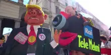 Primo Maggio a Torino, pupazzo di Trump con la spilla di Meloni e protesta pro Palestina al corteo