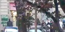 Rissa a calci e pugni in strada, l'ennesima giornata di violenza in Barriera di Milano