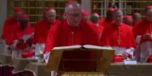 conclave giuramento cardinali legge parolin