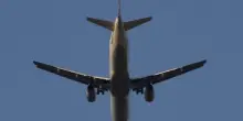Volo Francoforte-Siviglia, un pilota sviene e l’altro è in bagno. L’aereo vola senza pilota