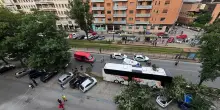 Bus con una scolaresca si schianta in corso san Maurizio a Torino