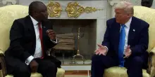 Trump attacca il presidente sudafricano Ramaphosa: "Uccidete gli agricoltori bianchi"