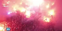 A Napoli è già festa: McTominay segna il gol del vantaggio e la città esplode di gioia