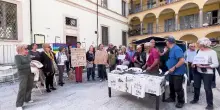 La "tenda della pace" in piazza a Domodossola e il digiuno per solidarietà con Gaza