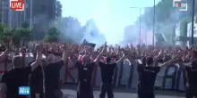 Milano: contestazione dei tifosi del Milan davanti alla sede del club - La diretta
