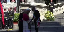 Il Papa dopo l'omaggio del sindaco Gualtieri in Campidoglio: "Posso dire di essere romano"