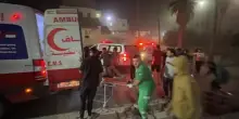 Israele colpisce una scuola a Gaza, il soccorritore: "Scene indescrivibili, morti donne e bambini"