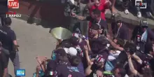 Napoli, la parata dello scudetto: per Conte, giocatori e De Laurentiis festa sui bus scoperti - live
