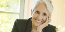Joan Baez: “L’America è un disastro, tanti soldi, poca empatia”
