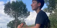 Omar, il più giovane ambasciatore del made in Italy: “Voglio fare il pastore, non mi vergogno”