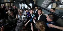 Francia, medico pedofilo condannato a 20 anni: abusi su 299 vittime. Le violenze sotto anestesia