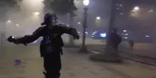 Caos a Parigi dopo la vittoria del PSG: lacrimogeni e arresti sugli Champs-Élysées