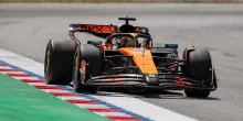 Doppietta McLaren in Spagna, vince Piastri davanti a Norris. Terza la Ferrari di Leclerc